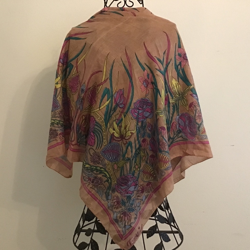 Tania oversized scarf. Vintage